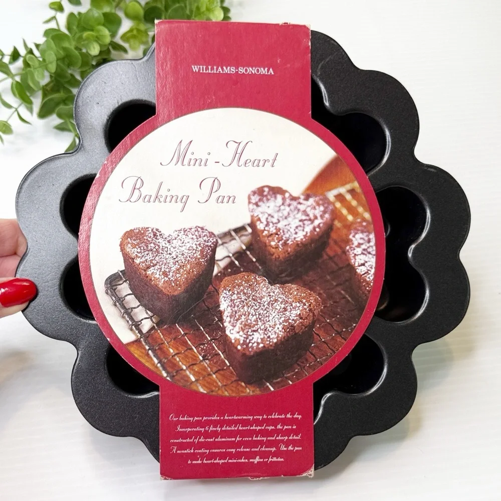 Mini Heart-Shaped Non-Stick Baking Mold William Sonoma